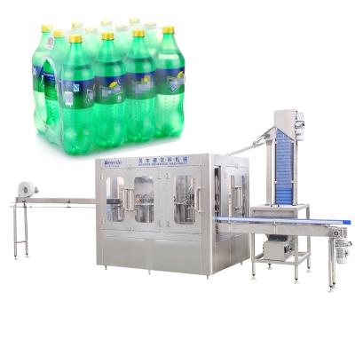 Chine Machine de remplissage de bouteilles de boissons gazeuses en PET de 5000 BPH SUS304 à vendre