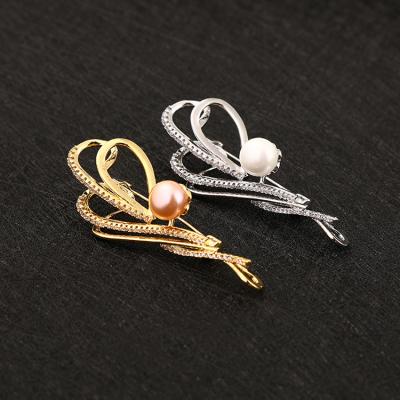 China Fashionable OEM Supplier Pins Channel Brooch Pins Custom Logo Brooch for sale