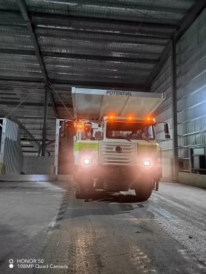 China R55 Hybrid-Elektro-Dump Trucks Maximalgeschwindigkeit 70 km/h mit 250 kW Nennantriebsmotorleistung zu verkaufen