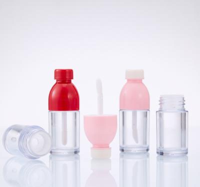 China Lip Gloss Packaging New Shaped Empty Lip Gloss Cosmetic Container Lip Water Bottle Lip Gloss Tube for sale