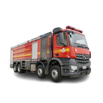 Chine 4X2 camion de pompiers 4000 litres Double cabine Véhicules de lutte contre les incendies / camions de lutte contre les incendies forestiers à vendre