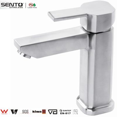 China New designe basin faucet round square shape for sale