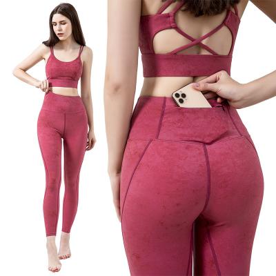 China Anti-UV Workout Sets Two Piece Equipments For Women Yoga Sets Seamless Fitness Women Sports Bra Leggings Yoga Gym Fitness Sets for sale