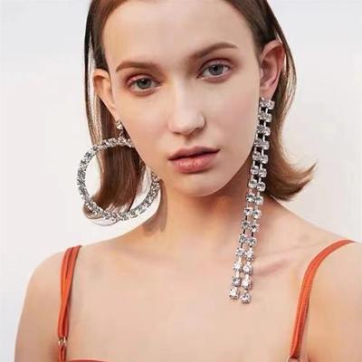 China TRENDY Fashion Exaggerate Asymmetric Round Rhinestone Women's Tassel Party Show Fashion Crystal Earrings Jewelry for sale