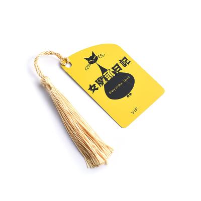 China Yellow Simple VIP Engraved Metal Bookmark With Tassel Antique Imitation for sale