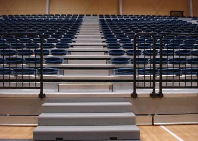 China Graderías cubiertas retractables teledirigidas/asiento retractable del estadio para el tenis Pasillo en venta