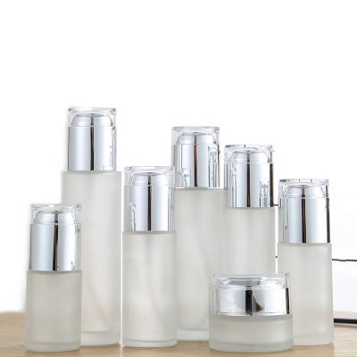 China Cosmetic luxury empty bottle for skin and hair lotion 20ml 30ml 50ml 100ml cosmetics lotion bottle with pump sprayer for sale