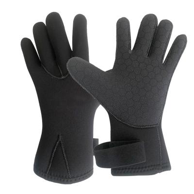 China Diving Equipment High Quality Neoprene 3mm Swimming Diving Gloves for sale