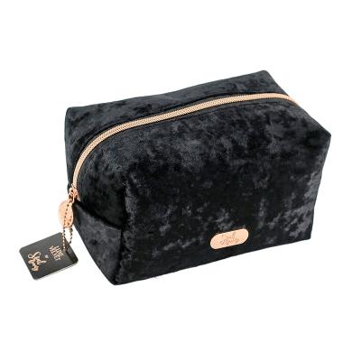 China Custom Storage Large Velvet Make Up Bag Cute Zippered Travel Organizer Suitable Cosmetic Bag for sale