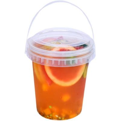 China 32oz 1000ml Bucket Juice Fruit 1L Boba Milk Bubble Tea Takeaway Single Wall PP Plastic Injection Molding Cups With Handle Lid for sale