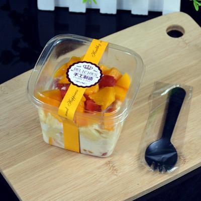 China Single Wall Disposable 400ml PET Ice Cake Box Fruit Dessert Plastic Square Mousse Cup for sale