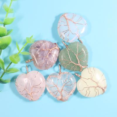 China FASHIONABLE Healing Crystal Heart Pendant Large Wrap Heart Copper Wire Life Natural Stone Pendant Gold Color Tree for sale