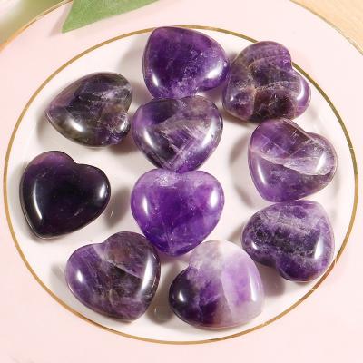 China 30mm European and American Hot Selling Crystal Crafts Amethyst Wedding Holiday Natural Heart Shaped Gemstone Jewelry for sale