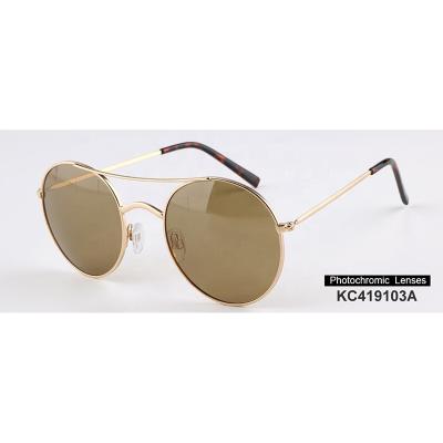 China Photochromic Sunglasses Men's Fine Metal Quality Kc Resin High Strength Pilot Photochromic Sunglasses Retro for sale