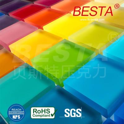 China Hojas de acrílico fundido de color plexiglás para el muro divisorio de la sala divisoria en venta