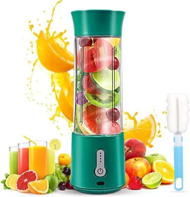 China Portable Bottle Mini Electric Blender Juicer Kitchen Outdoor Appliances New Design for sale