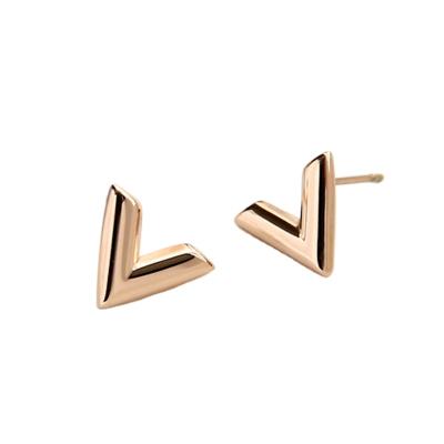 China TRENDY Ladies Accessories Jewelry Piercing Gold Plated V Shape Stainless Steel Earring for sale