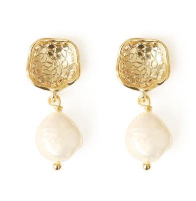 China Fashionable Pearl Style Brass Plated Baroque Women's Retro Minimalism Gold Girls Earring for sale