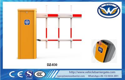 China El oscilación automático hacia fuera arma la puerta teledirigida de la barrera del aparcamiento con el brazo de los 6m en venta