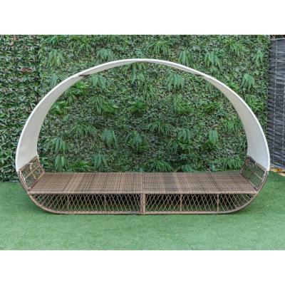 China 2023 Modern New Style Outdoor Furniture Garden Factory Directly Powered Arc Shaped Rattan Outdoor Bed With Sunshade Umbrella for sale