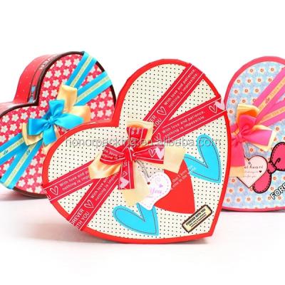 China Recyclable Custom Small Mini Rigid Heart Shaped Paper Box Gift Chocolate Sweet Box With Decorations Wholesale for sale