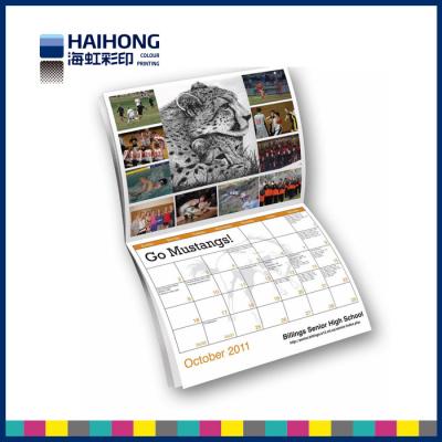 China Impresión de encargo con la puntada de silla de montar, servicios del calendario de pared de impresión del calendario de la foto en venta