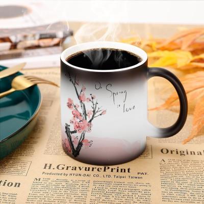 China Ceramic Color Changing Mug Birthday Gifts for Men Women Heat Changing Coffee Mug Cup with Heart 16 oz à venda