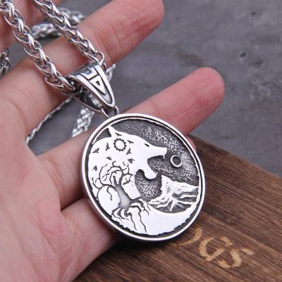 China Viking Punk North Wolf Head Decorative Talisman Animal Pendant Necklace For Men for sale