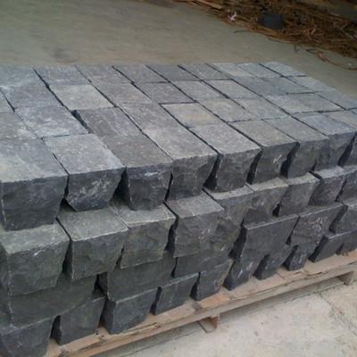 China Modern Dark Paving Garden Tile Sidewalk Paver Thick Flame Granite for sale