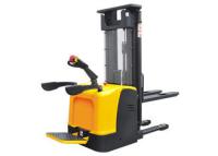 China Paseo automático en color eléctrico del amarillo del motor de CA del apilador de la plataforma 1500kg en venta