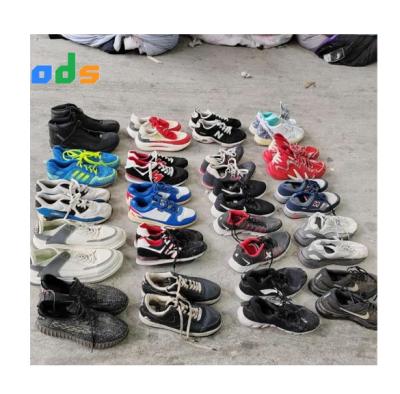 China International used package of high quality basketball shoes for men branded used men soccer shoes in balls imported shoes for sale