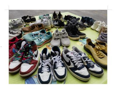 China High quality branded women used sports shoes original second hand men sneakers shoes for sale from UK for sale