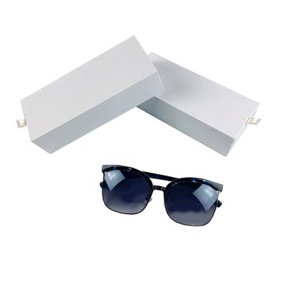 China 2021 Luxury Hot Selling Custom Logo Case Sunglasses Packaging Eye Glass Box White Paper Box Sunglasses Case for sale