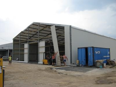 China Prefabricated EPS Roof Q235 Steel Structure Warehouse for sale