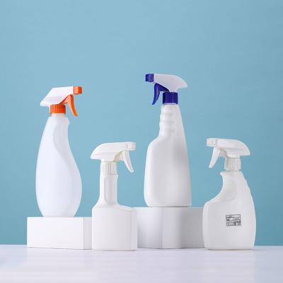 China Custom Logo Household Products HDPE Spray 500ml White Sprinkling Alcohol Disinfecting Bottle Garden Bottle Disinfectant Bottle for sale