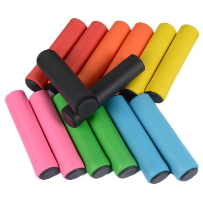 China Mountain Bikes Bicycle Protection To Handle Shock Absorbing Non-Slip Soft Silicone Cycling Grips Mountain Bike Grips for sale