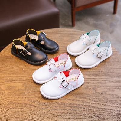 China Breathable Merchants Sell Latest Designs Soft Sole Sport Shoes Girl's Leather Shoes for sale