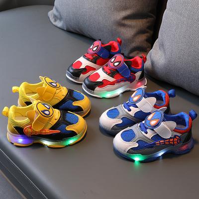 China Custom Girls Flat Mesh Casual Sneakers Kids Led Boys Fashion Cartoon Shoes Light Up Shoes For Children for sale