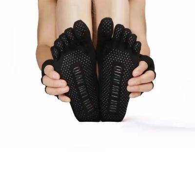 China Sporty Wholesale Women Yoga High Quality Silicone Grips Anti-Slip Socks for sale