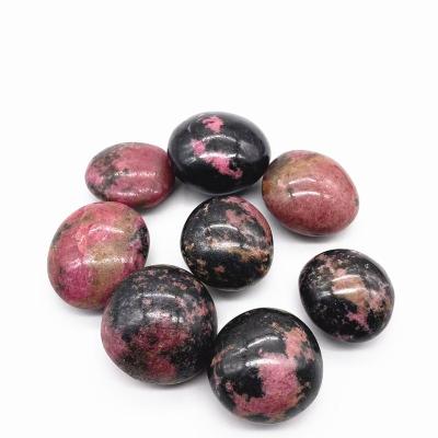 China Natural Europe Rhodonite Quartz Minerals Gemstones Healing Crystals Massage Palm Reiki Gems For Home Decoration for sale