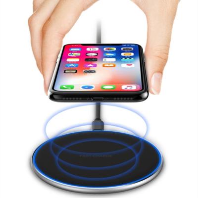 China New Gift 15W Mobile Phone Circle Wireless Charger Desktop Fast Charger For iPhone Android Phone Magnetic Suction Wireless Charger for sale