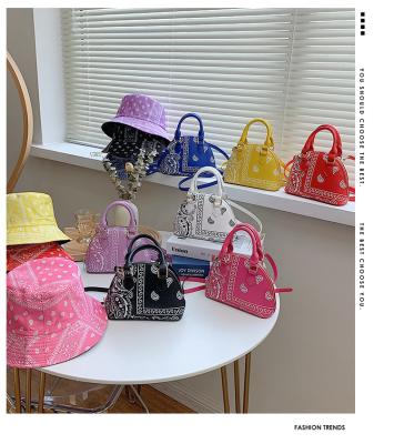 China 2021 Wholesale High Quality CIA Women Handbag Set Diagonal Ladies Bandana Bags Bucket Hat And Purse Set for sale