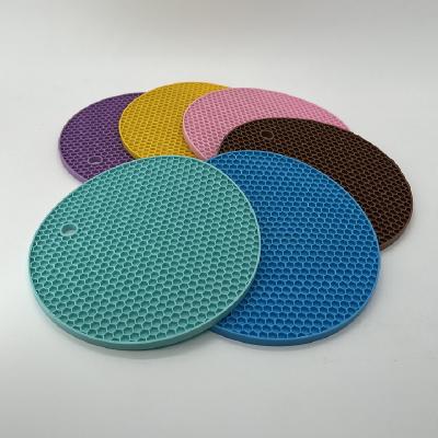 China Food Grade Silicone Honeycomb Insulation Pad Silicone Honeycomb Place Mat Pot Pad Coaster Kitchen Table Coaster Viable Round Anti-scalding for sale