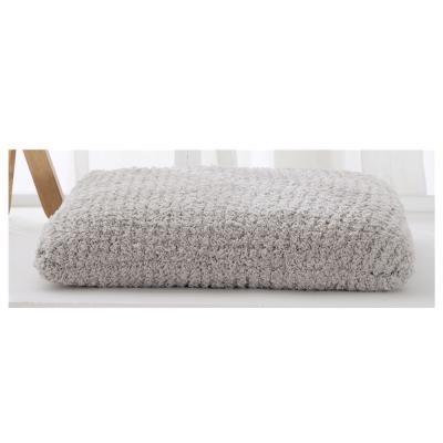 China Wearable Zero Defect Super Soft 100% Polyester Micro Feather Yarn Knit Throw Blanket Pillow Case Set Cushion Cover for sale