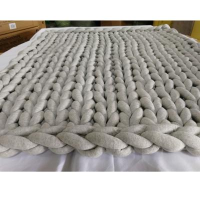 China Stock 100% COTTON D2-3cm Disposable Machine Washable SEAMLESS Nomadic Yarn Filled Tube Braid Hand Knit Thick Heavy Yarn Cloth Blanket for sale