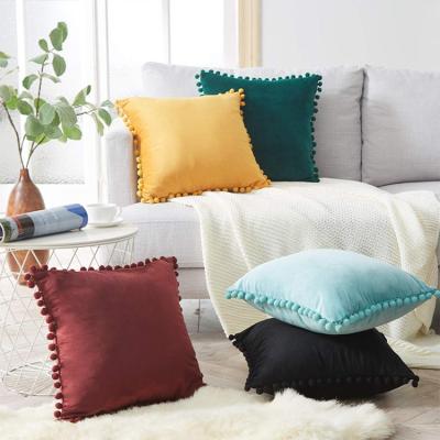 China The Viable Wholesale Velvet Pom Pom Cushion Cover, Velvet Pom Pom Throw Pillow Cover, Pompom Cushion Covers Decorative for sale