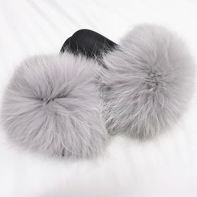 China 2022 Fashion Trend Logo Fox Raccoon Fur Slides Custom Made Furry Sandal Colored 100% Fluffy Slipper For Women for sale