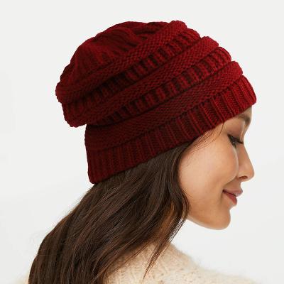 China 2021 Hot Women COMMON Chunky Knitted Silk Satin Lined Thick Custom Made Fashionable Winter Beanie Hat for sale