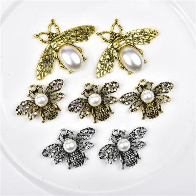 China Diy Wholesale Vintage Alloy Accessories Rhinestone Pearl Insect Bee Flatback Handmade Hair Jewelry Phone Clothes Corsage Shoes Bags Decor for sale