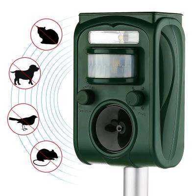 China Viable Solar Powered Ultrasonic Pet Reflector GH-501 For Dogs Cats Squirrels Mole Reflector Alert Animal Pest Control for sale